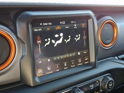 Used 2021 Jeep Gladiator Mojave image 16