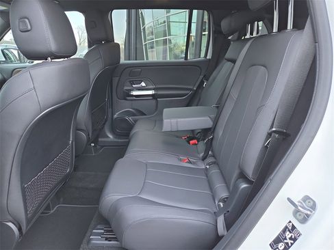 Used 2026 Mercedes-Benz GLB 250 4MATIC image 12