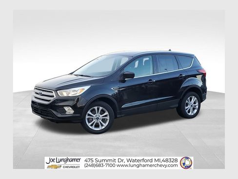 Used 2019 Ford Escape SE w/ Ford Safe & Smart Package image 1