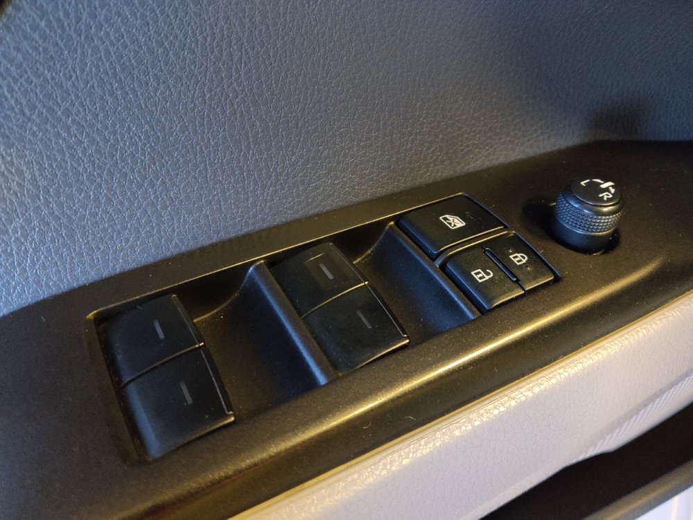 Used 2022 Toyota Camry LE FWD image 27