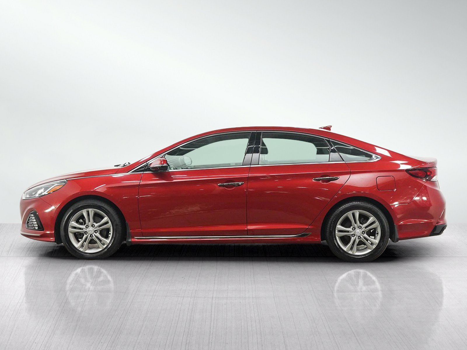 Used 2019 Hyundai Sonata Sport FWD image 2