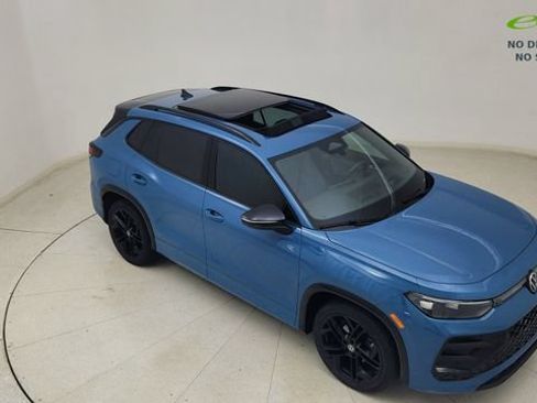 Used 2025 Volkswagen Tiguan SE R-Line FWD image 77