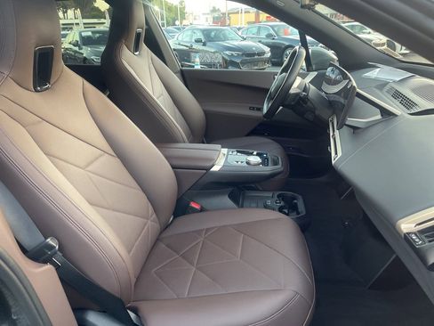 Used 2023 BMW iX xDrive50 image 24