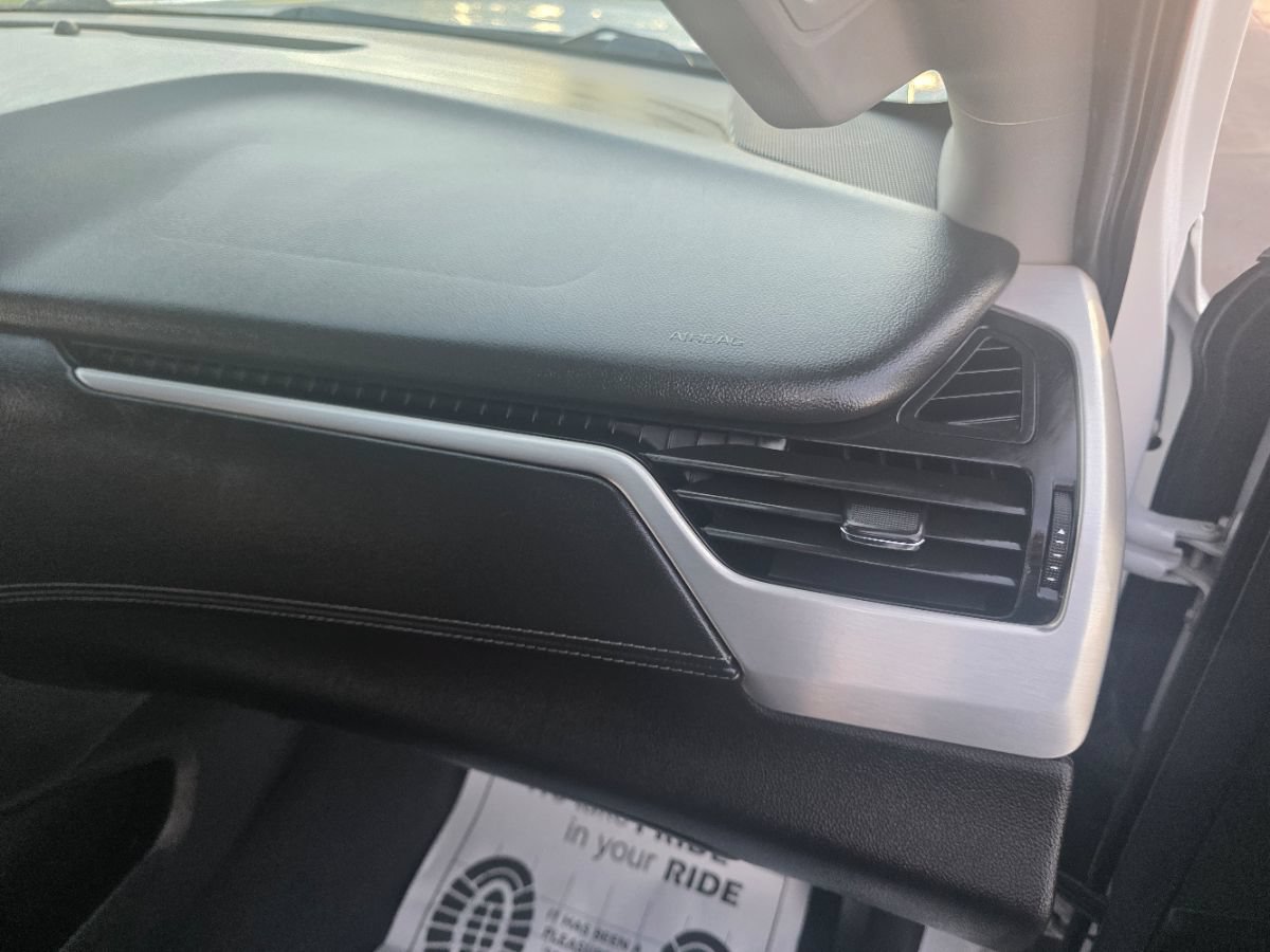 Used 2019 GMC Yukon XL SLT AWD/4WD image 32