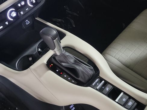 Certified 2024 Honda HR-V LX image 31
