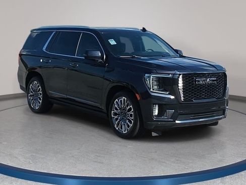 Used 2023 GMC Yukon Denali Ultimate AWD/4WD image 3