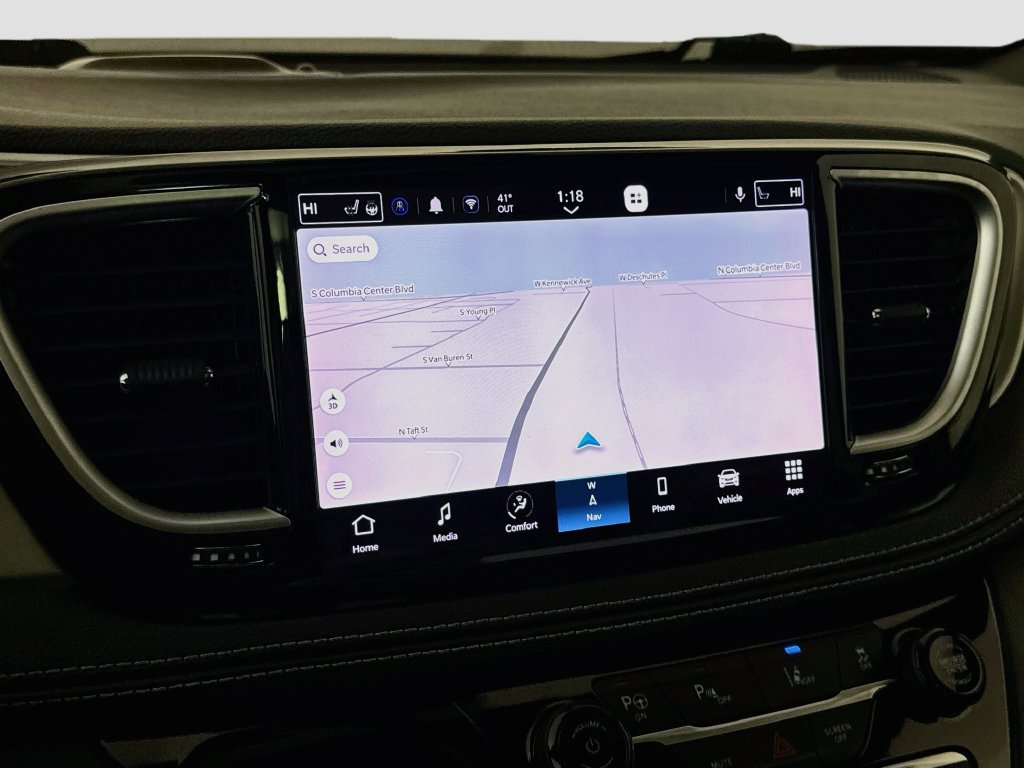 Used 2023 Chrysler Pacifica Limited w/ S Appearance Package FWD image 16