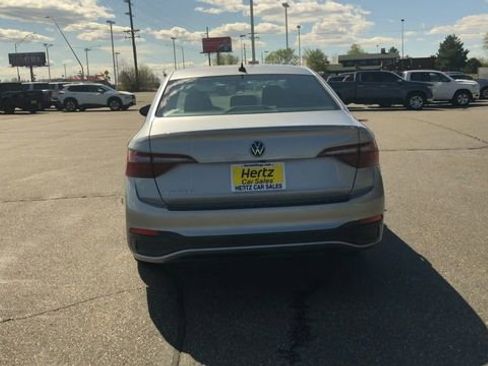 Used 2024 Volkswagen Jetta Sport FWD image 7