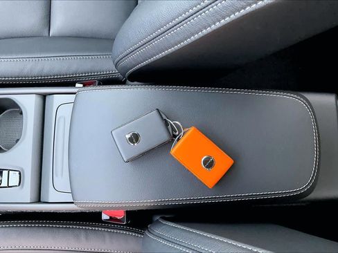 New 2026 Volvo XC40 B4 Core w/ Climate Package image 34