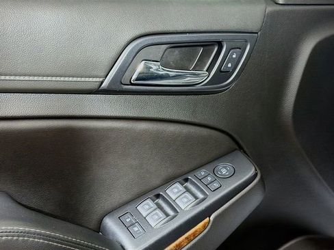Used 2020 Chevrolet Suburban Premier image 19