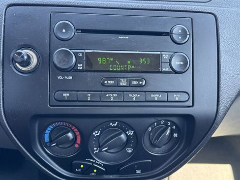 Used 2007 Ford Focus SE image 19