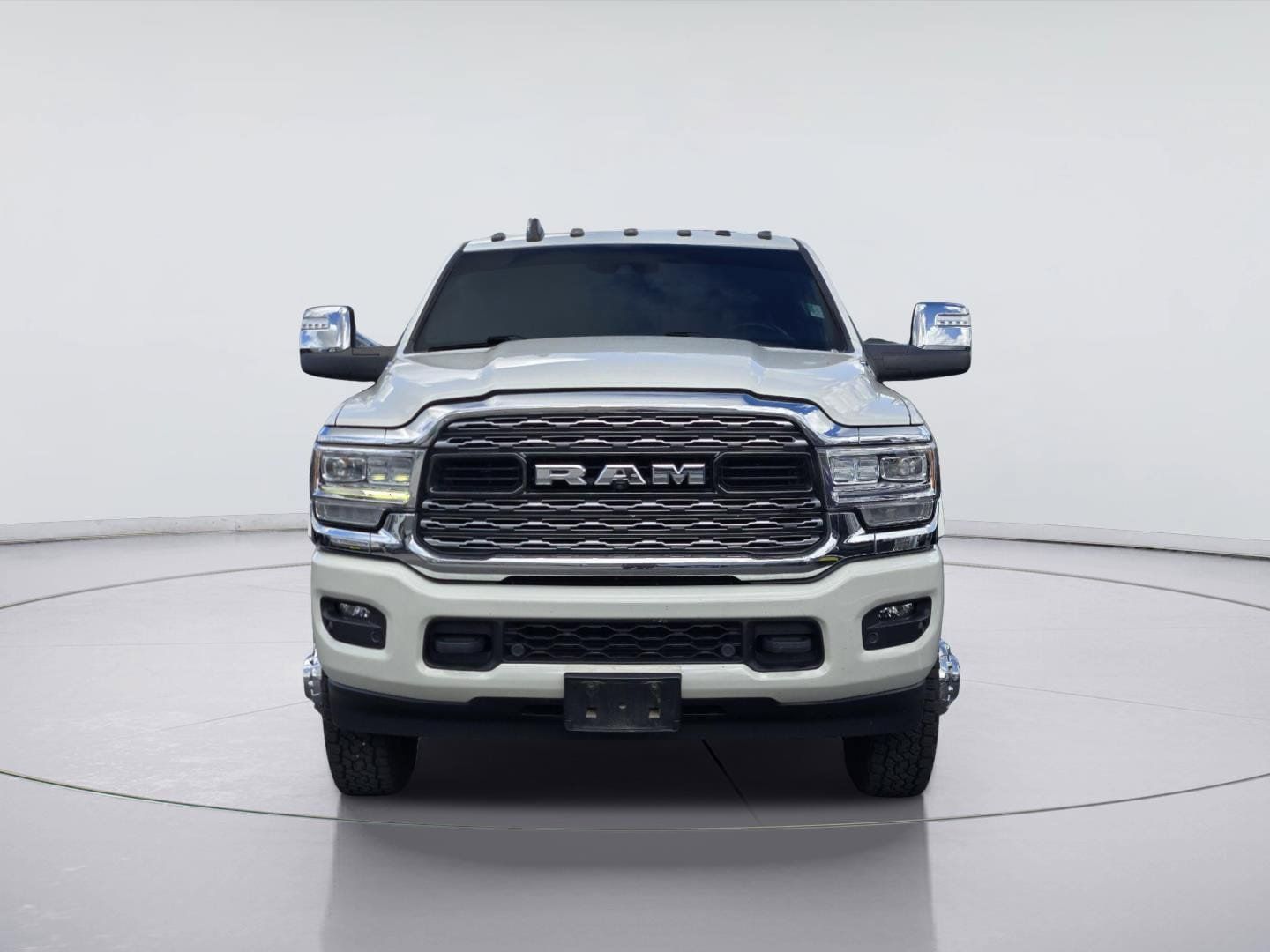 Used 2024 RAM 3500 Limited AWD/4WD image 2