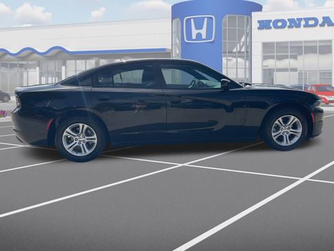 Used 2022 Dodge Charger SXT image 10