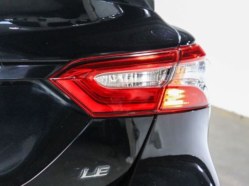 Used 2020 Toyota Camry LE FWD image 11