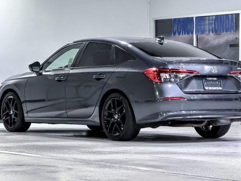 Used 2024 Honda Civic Sport image 3