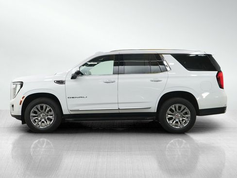 Used 2025 GMC Yukon Denali AWD/4WD image 2