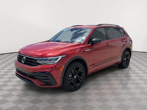 Certified 2024 Volkswagen Tiguan SE R-Line FWD image 5