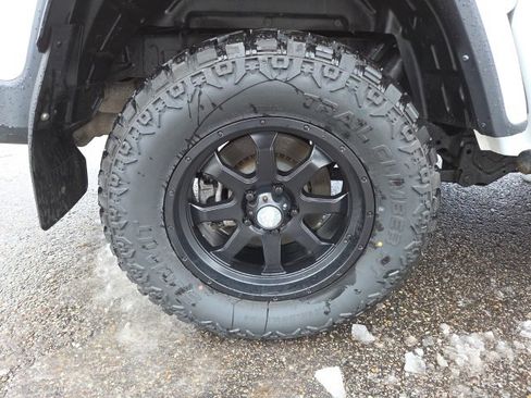 Used 2022 Jeep Gladiator Overland w/ Cold Weather Group image 75