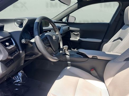 Used 2019 Lexus UX 200 w/ Premium Package image 9