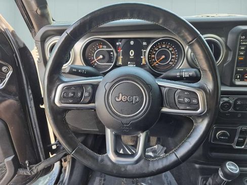 Used 2019 Jeep Wrangler Unlimited Sahara AWD/4WD image 18