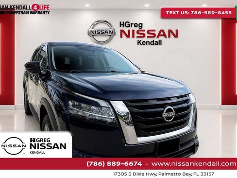 Used 2022 Nissan Pathfinder S FWD image 1
