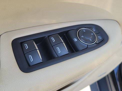Used 2019 Cadillac XT5 Premium Luxury FWD image 21