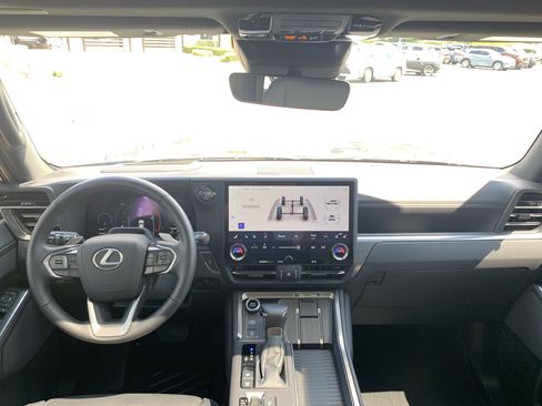 Used 2026 Lexus GX 550 w/ Cold Area Package AWD/4WD image 33