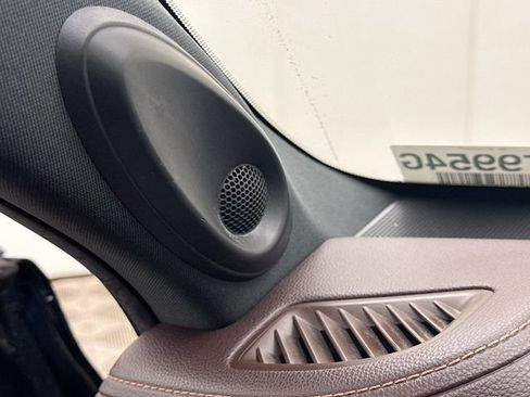 Used 2020 Toyota Highlander Platinum image 19