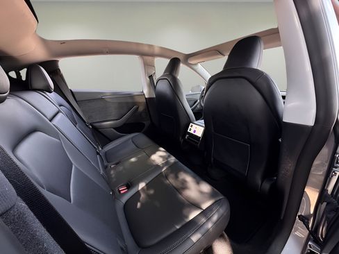 Used 2026 Tesla Model Y Long Range AWD/4WD image 18