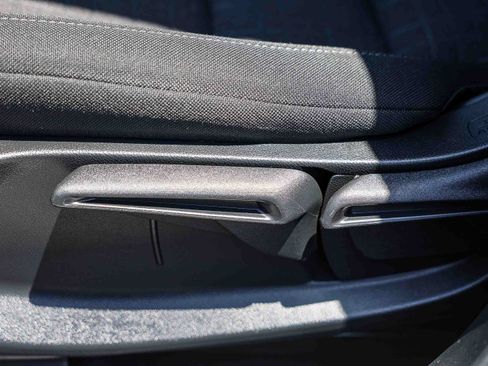 Certified 2024 Honda HR-V LX image 12