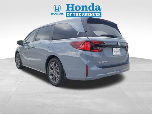New 2026 Honda Odyssey Touring image 5