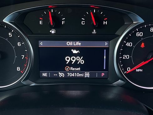 Used 2023 GMC Acadia AT4 image 16