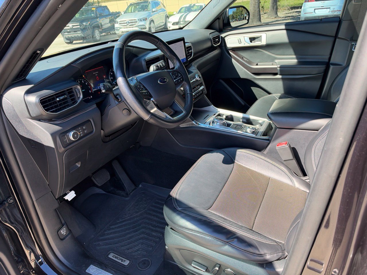 Used 2020 Ford Explorer Limited w/ Class III Trailer Tow Package AWD/4WD image 9
