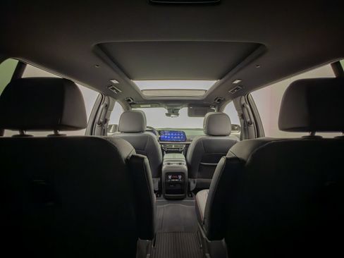 Used 2024 Chevrolet Traverse RS w/ LPO, Floor Liner Package AWD/4WD image 15