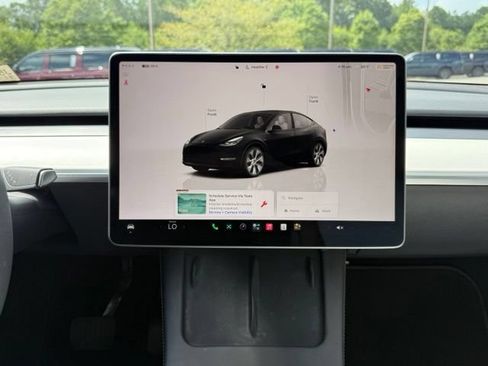 Used 2024 Tesla Model Y Long Range AWD/4WD image 17