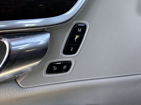 Used 2017 Volvo S90 T6 Momentum w/ Vision Package image 18