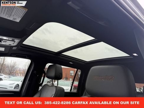 Used 2025 Chevrolet Suburban High Country image 32