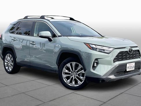 Used 2023 Toyota RAV4 XLE Premium image 2