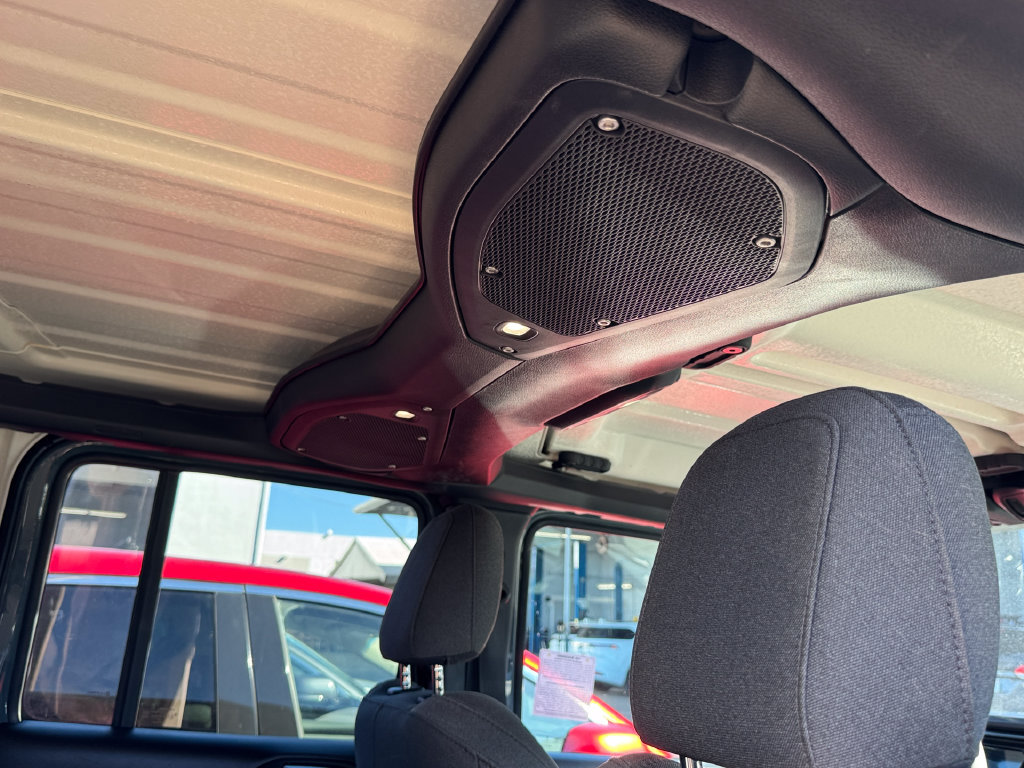 Used 2024 Jeep Wrangler Unlimited AWD/4WD image 6