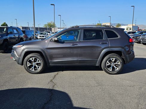 Used 2015 Jeep Cherokee Trailhawk AWD/4WD image 9