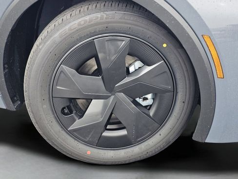 New 2026 Toyota Prius Plug-In Hybrid FWD image 17
