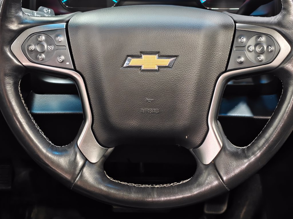 Used 2018 Chevrolet Suburban Premier w/ RST Edition AWD/4WD image 5