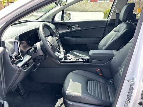 New 2025 Kia Sportage SX image 15