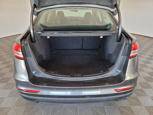 Used 2020 Ford Fusion SE FWD image 29