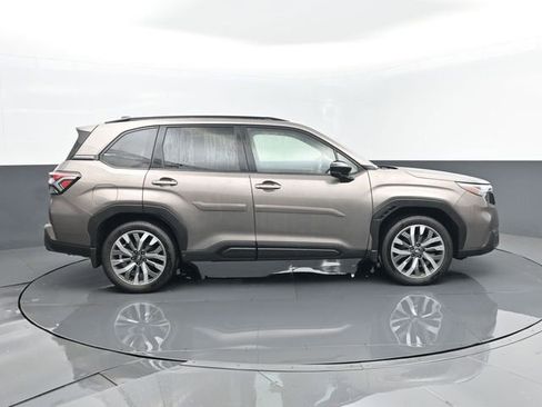 Used 2025 Subaru Forester Touring image 4