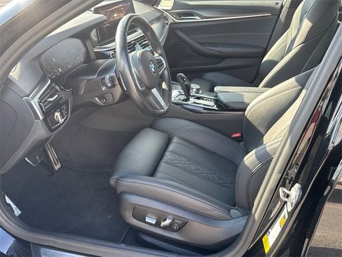 Used 2023 BMW 530i w/ M Sport Package image 9