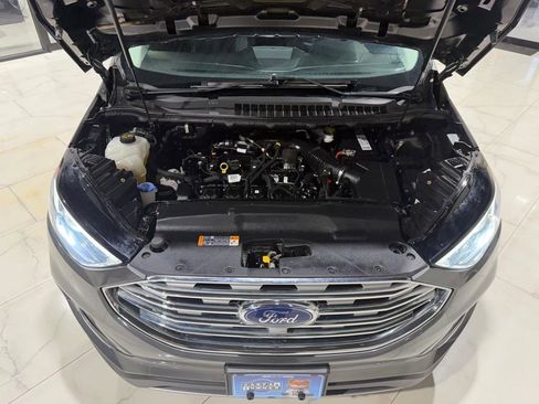 Used 2020 Ford Edge Titanium w/ Equipment Group 301A FWD image 4