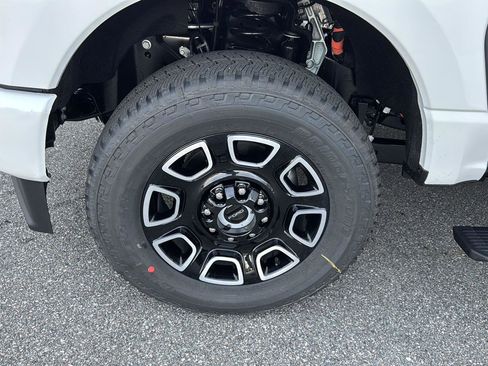 New 2026 Ford F250 Platinum w/ FX4 Off-Road Package AWD/4WD image 44