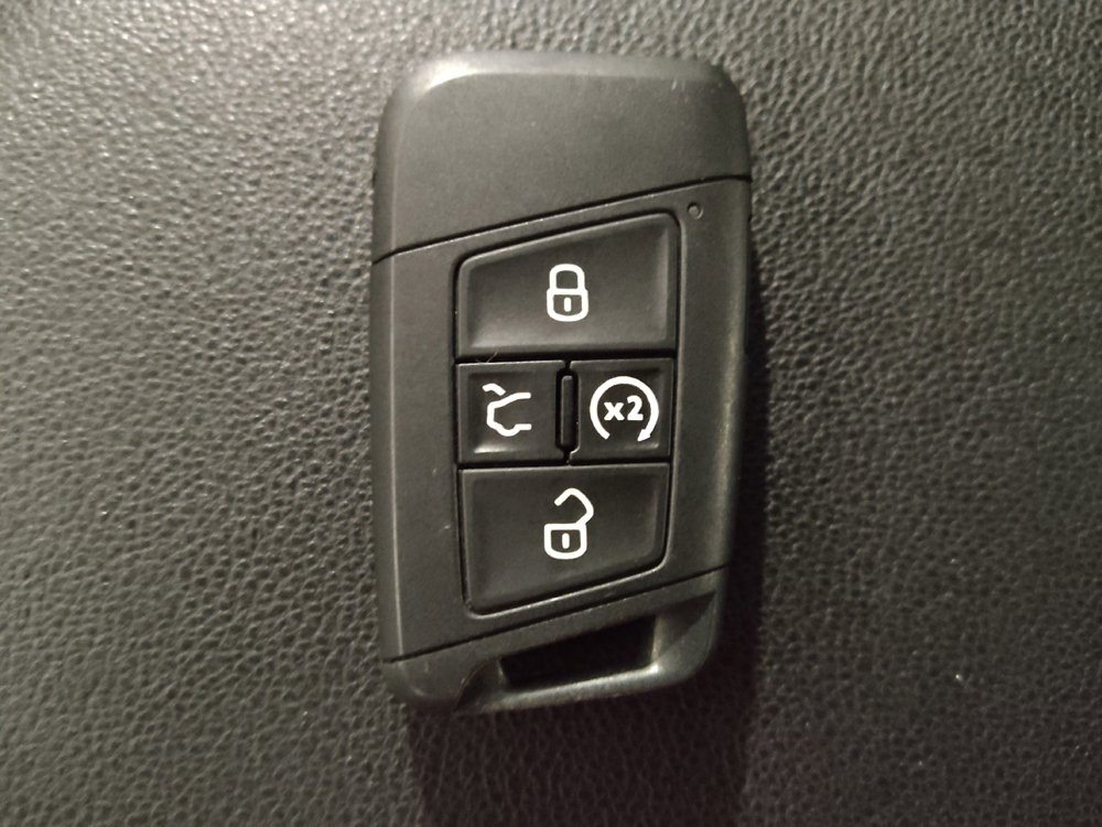 Used 2024 Volkswagen Jetta SE FWD image 32