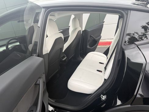 Used 2023 Tesla Model Y Long Range AWD/4WD image 14